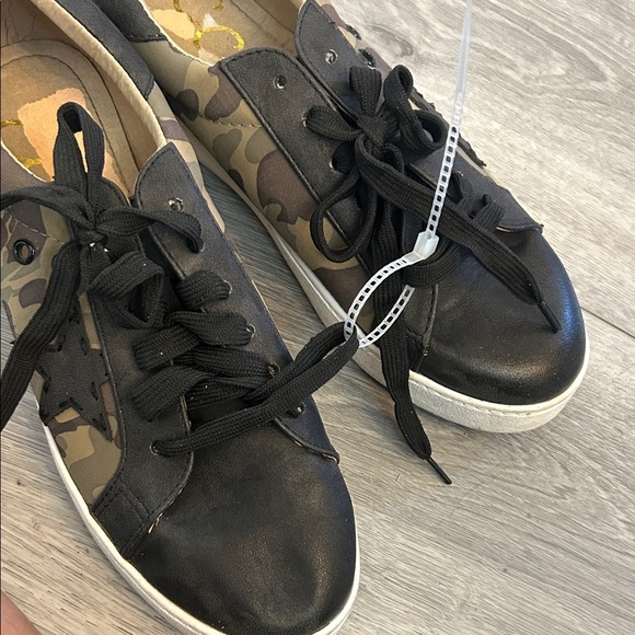 CCOCCI Camouflage Sneakers - Picture 6 of 8